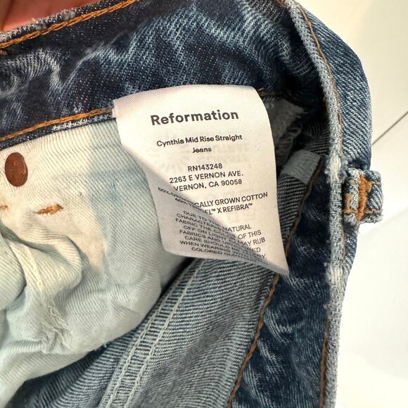 Reformation Cynthia Mid Rise Straight Rigid Chesapeake Wash Jeans 25 NEW Denim - Picture 7 of 8